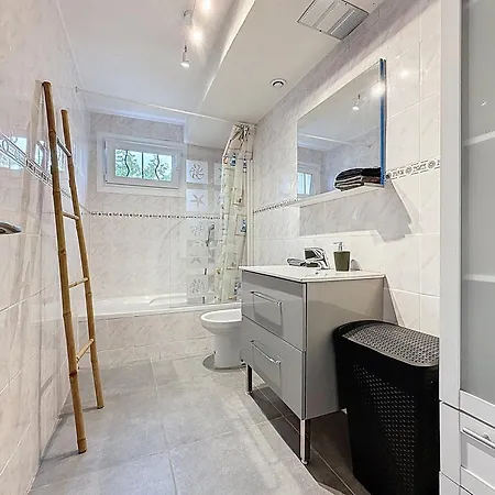 Casa vacanze Maison Avec Jardin Privatif à 3km Des Plages Fréjus